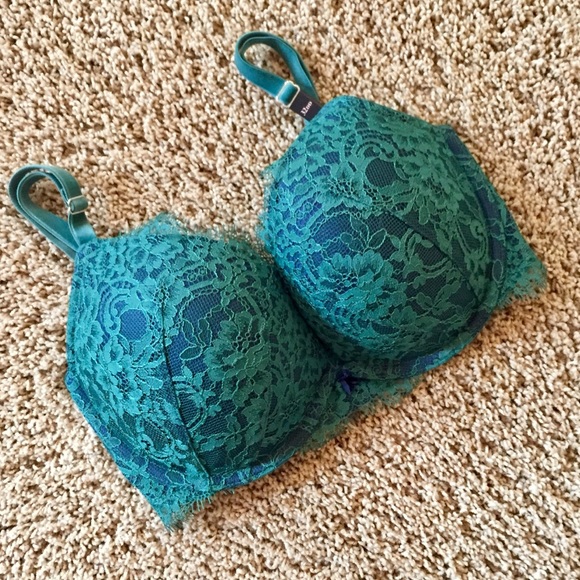 Victoria's Secret Other - Victoria’s Secret Push-up Bra 32DD